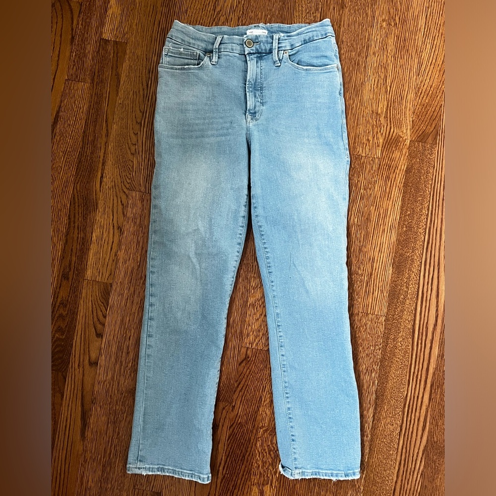 Good American Light Wash Blue Jeans